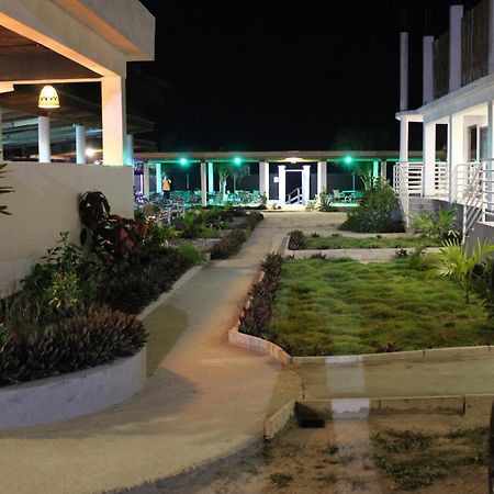Kai Kai Beach Resort Kokrobite Extérieur photo