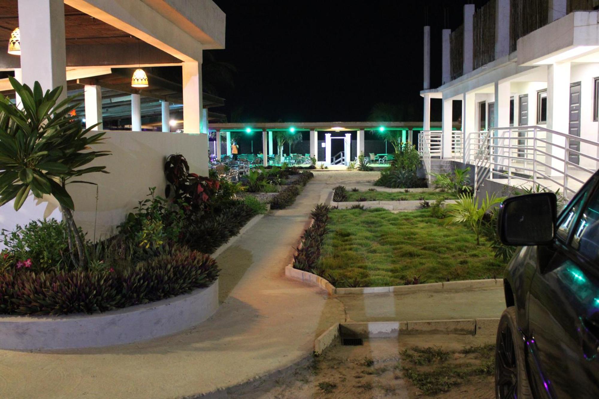 Kai Kai Beach Resort Kokrobite Extérieur photo